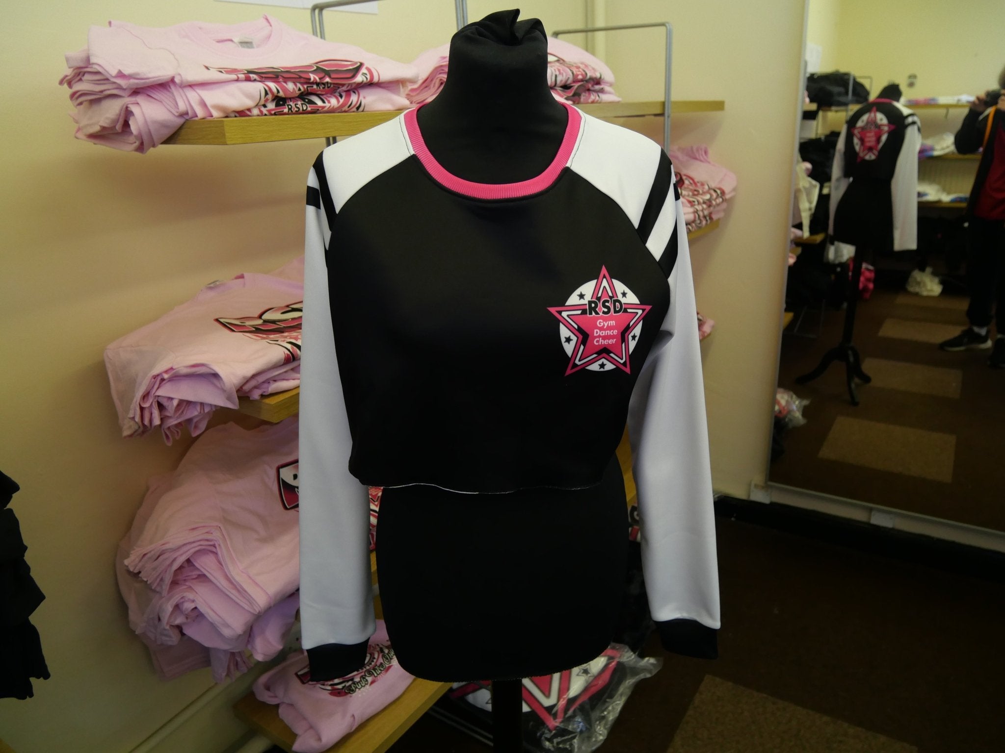 Cropped Loose Fit Jumper - RSD